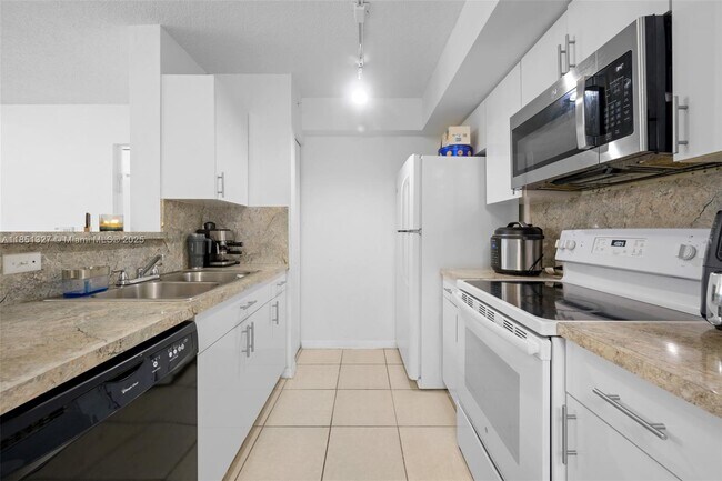Foto del edificio - 655 SW 111th Way