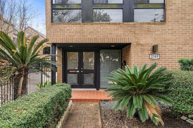 Foto del edificio - 2349 Albans Rd