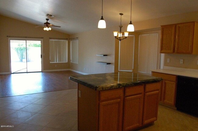 Building Photo - 4815 W Ponderosa Ln