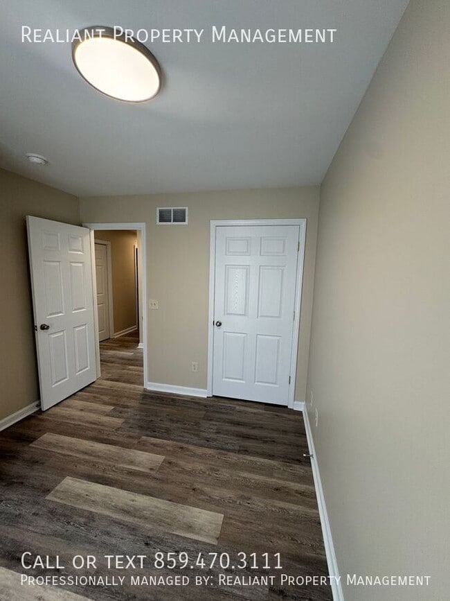 Building Photo - 304 Parker Pl
