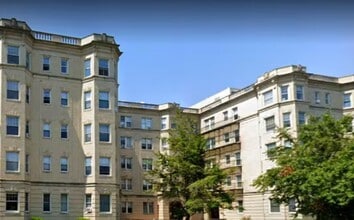 Building Photo - 27 Park Dr