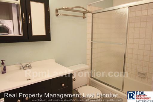 Building Photo - 211 McCarrey St