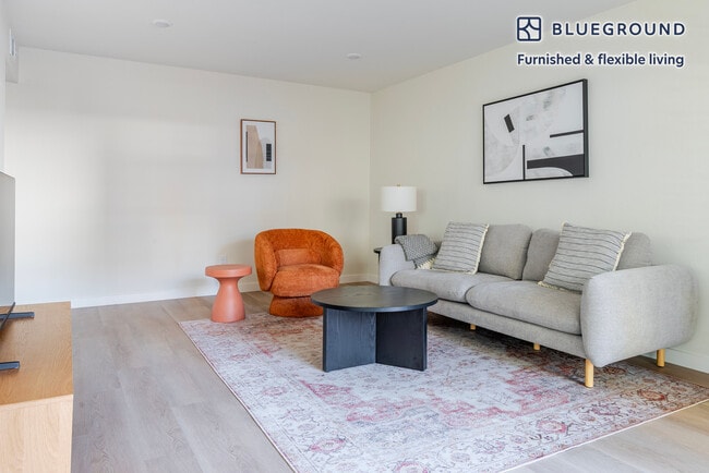 Foto del edificio - 2721 Midtown Ct