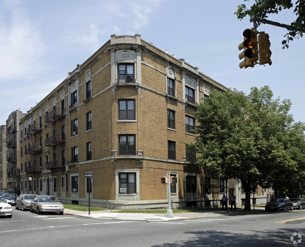 Primary Photo - 633 E 16th St