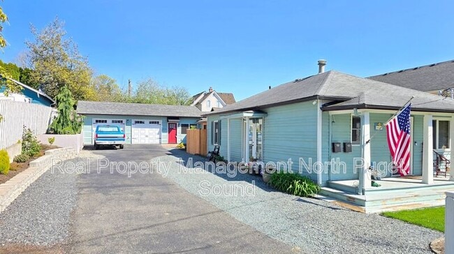 Building Photo - 217 Ave D