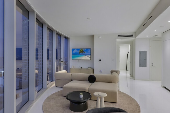 Foto del edificio - 300 Biscayne Blvd Way