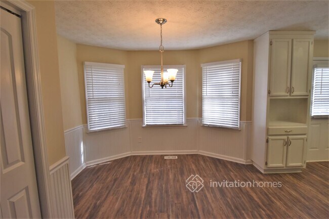 Building Photo - 207 Willow Bend Dr