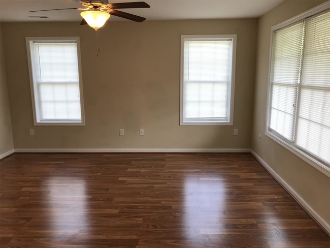 Foto del edificio - 8 Springridge Ln