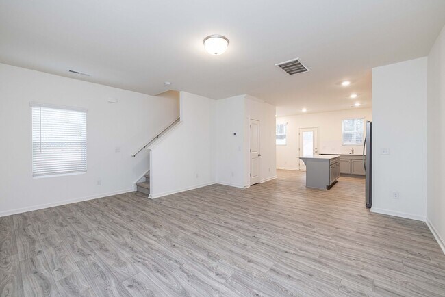 Building Photo - 3BD/2.5BTH TOWNHOME Just off of Jack Alexa...