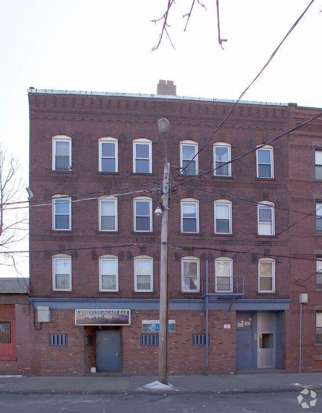 524 S Bridge St, Holyoke, MA 01040 524 S Bridge St Holyoke, MA