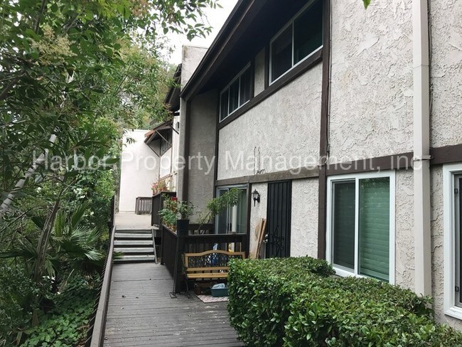 Building Photo - 344 S Miraleste Dr
