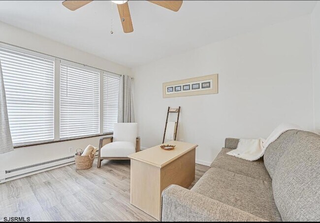 Foto del edificio - 413 E Brigantine Ave