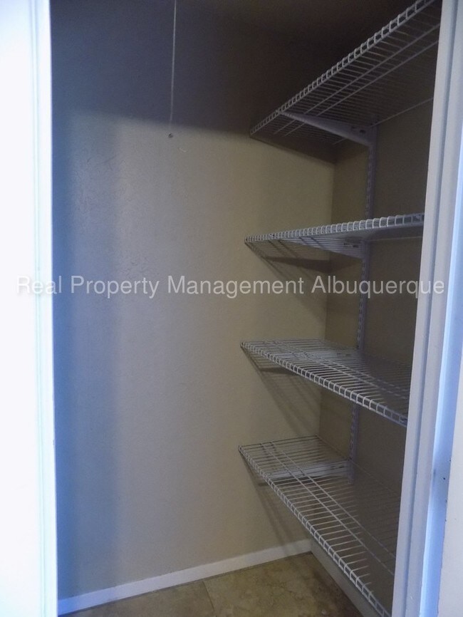Foto del edificio - 13209 Mountain Rd NE