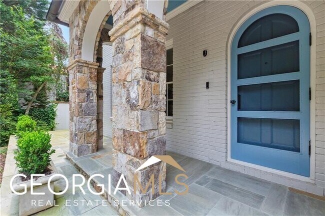 Foto del edificio - 2522 Habersham Rd NW