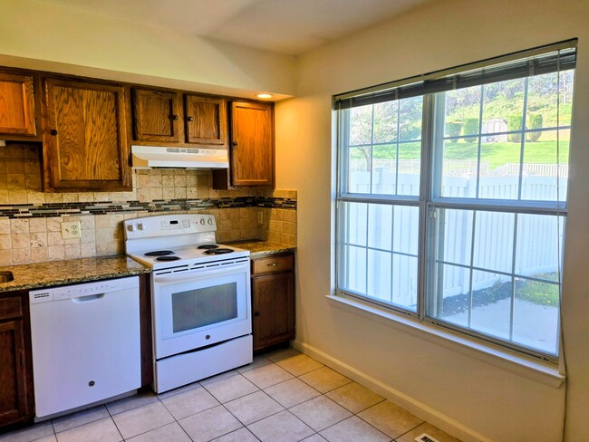 Building Photo - 1415 Robert St