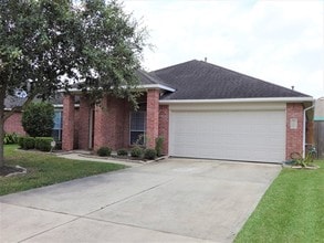Building Photo - 420 Magnolia Estates Dr
