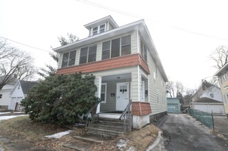 Building Photo - 407 Sanders Ave