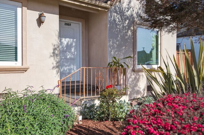 Building Photo - 2007 Poli St