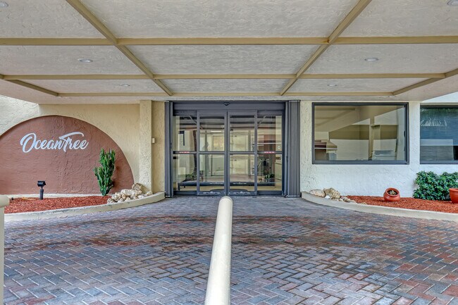 Foto del edificio - 3400 N Ocean Dr