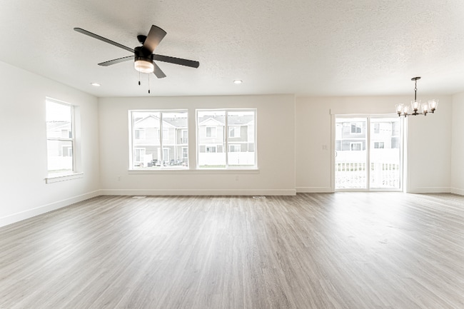 Building Photo - 3877 950 N
