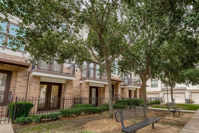 Foto del edificio - 1306 Paige St