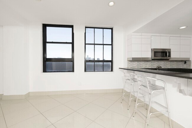 Foto del edificio - 2201 1st Ave N