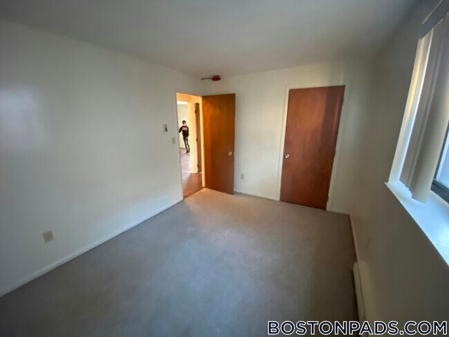 Building Photo - 70 Jamaicaway