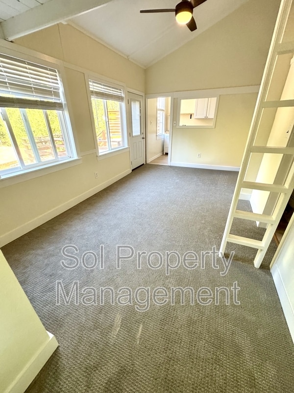 Building Photo - 9525 Brookside Ave