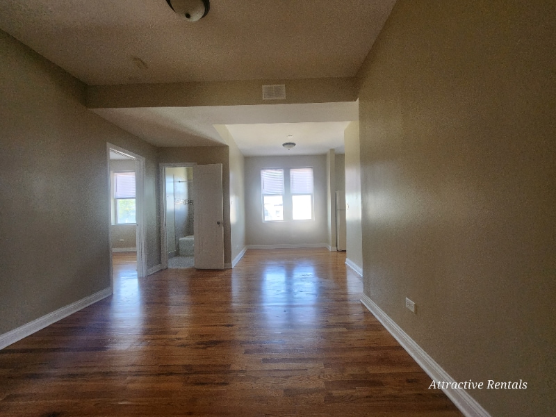 Photo - 1550 N Parkside Ave (Chicago, IL)