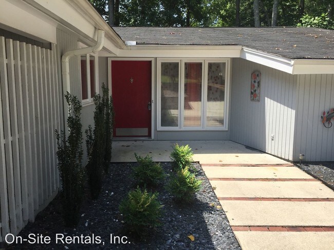 Building Photo - 2 br, 2 bath House - 63 Indian Trail