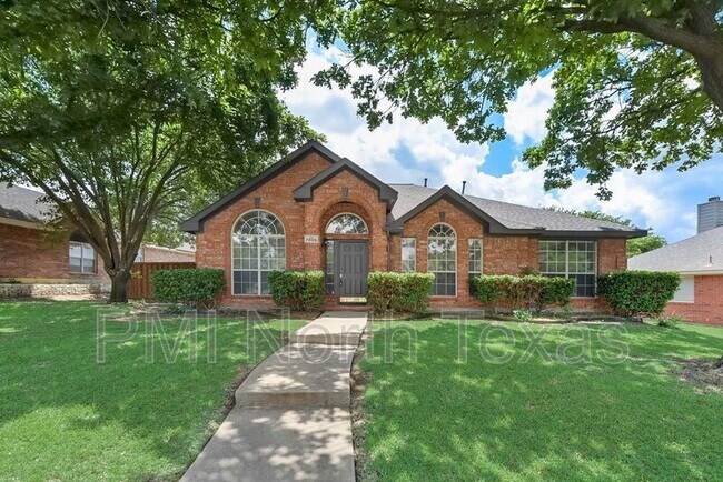 Building Photo - 7805 Glenoaks Dr