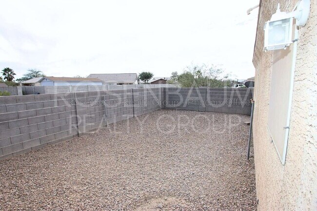 Foto del edificio - 15588 S Yava Rd
