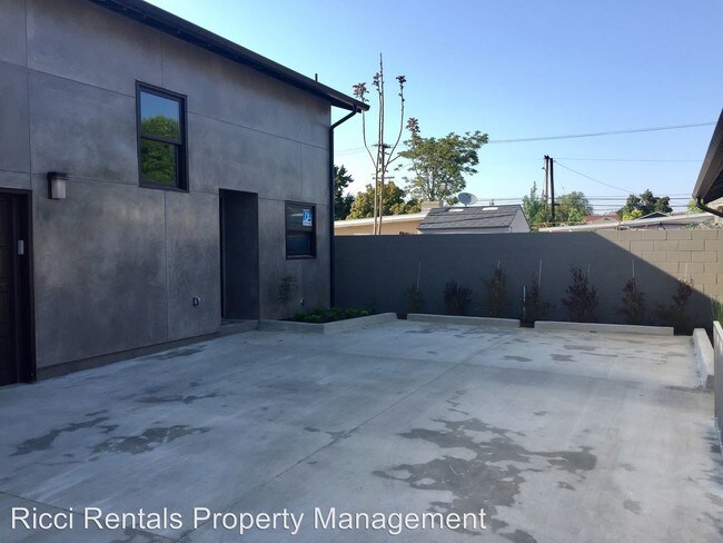 Foto del edificio - 468-470 N Olive St
