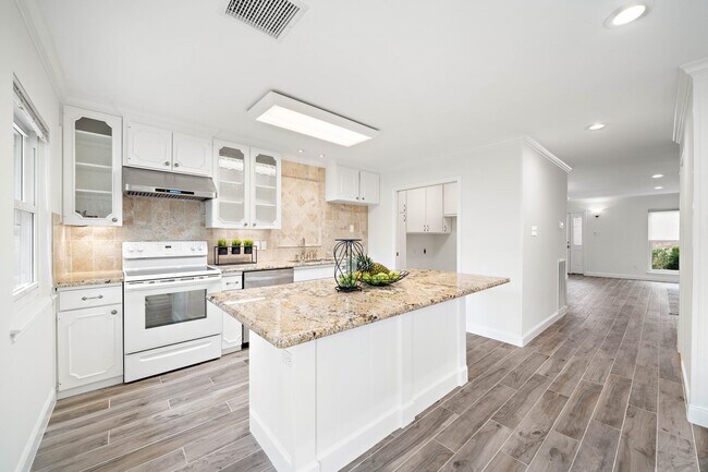 Foto del edificio - 6434 Burgoyne Rd
