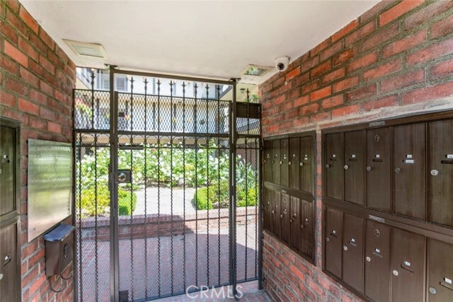 Building Photo - 234 N Kenwood St