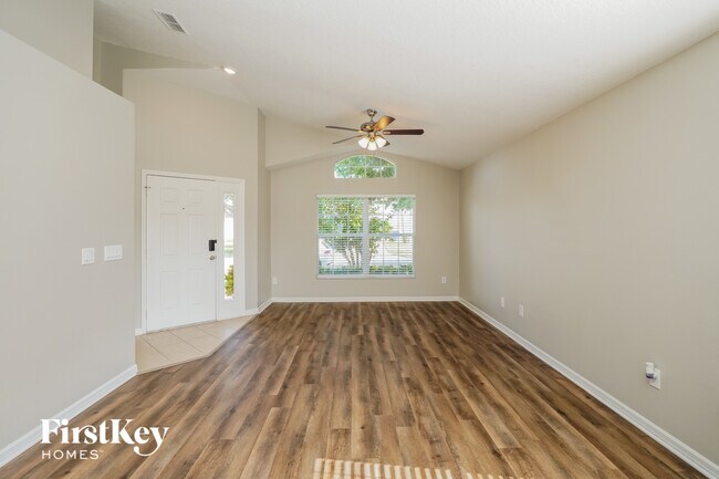 Foto del edificio - 2424 Deer Creek Blvd