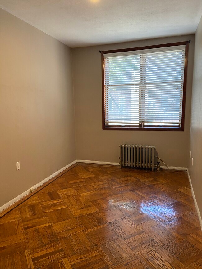 Foto del edificio - 1721 W 5th St
