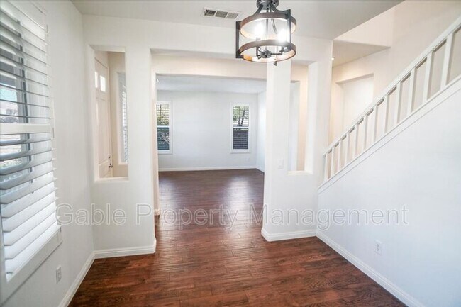 Building Photo - 27580 Sunny Creek Dr