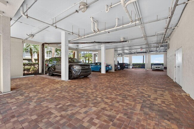 Foto del edificio - 275 NW Flagler Ave
