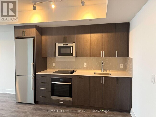 Photo du bâtiment - 2545 Simcoe St N