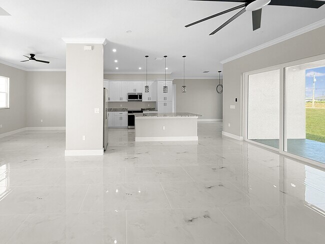 Foto del edificio - 303 NW 26th Ave