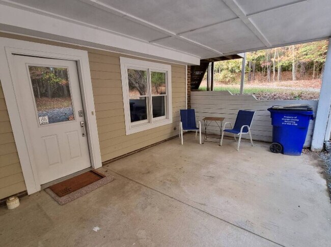 Building Photo - 202 Woodglen Ln