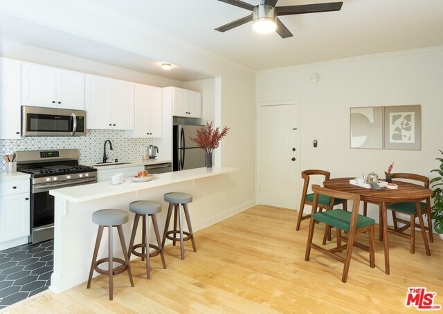 Primary Photo - 1037 Hyperion Ave