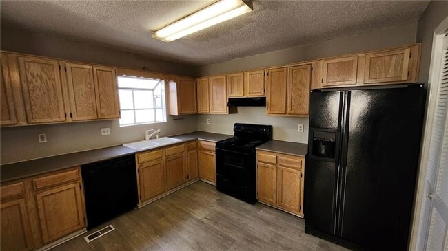 Foto del edificio - 4143 Lake Mist Dr NW