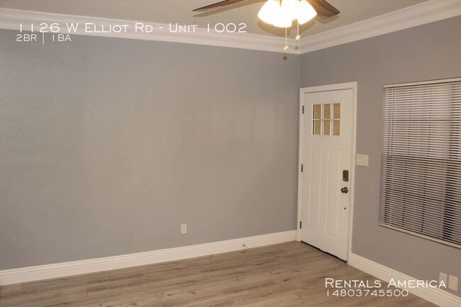 Foto del edificio - 1126 W Elliot Rd