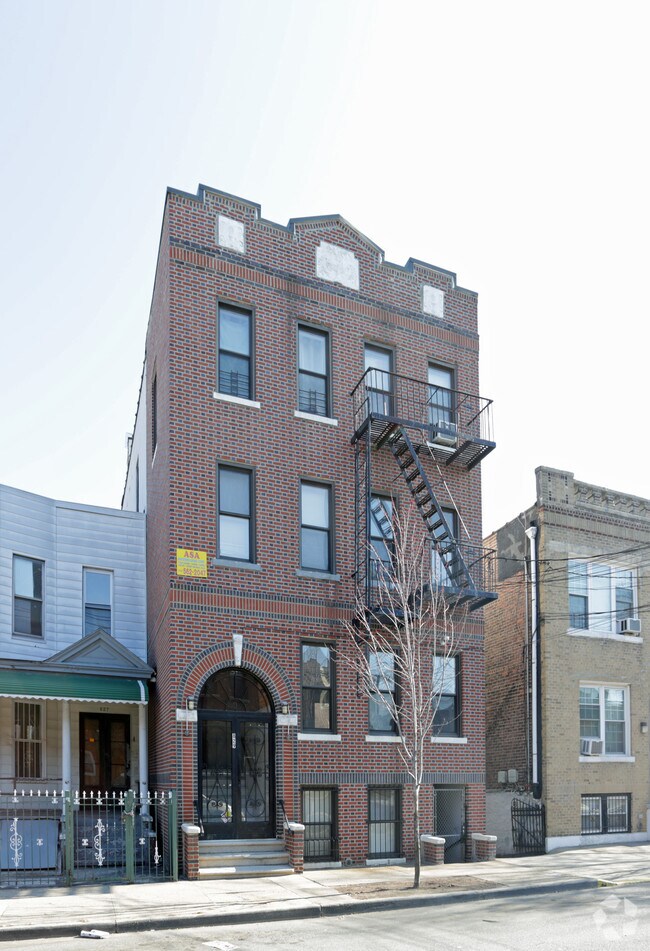 Building Photo - 829 E 227th St