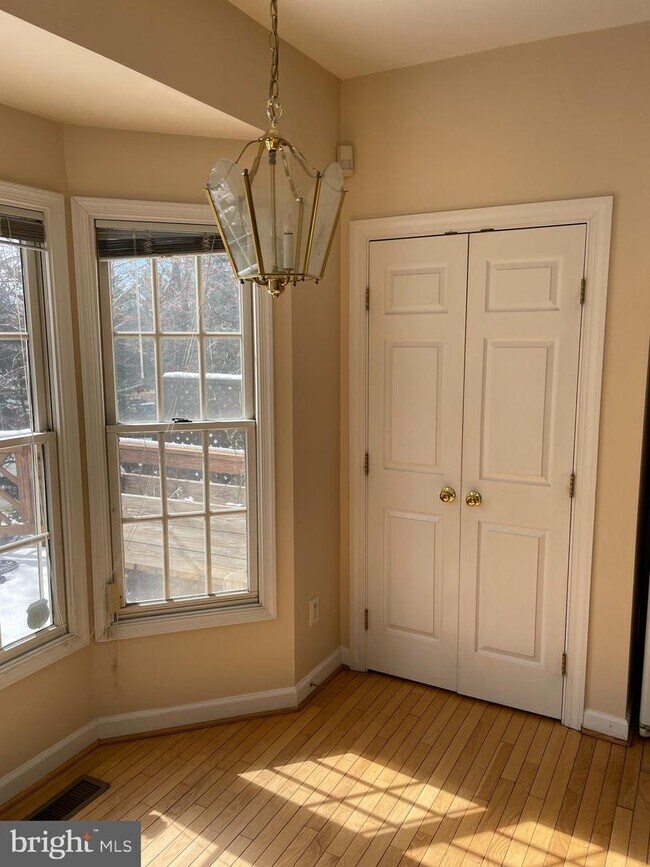 Building Photo - 8021 Kidwell Ct
