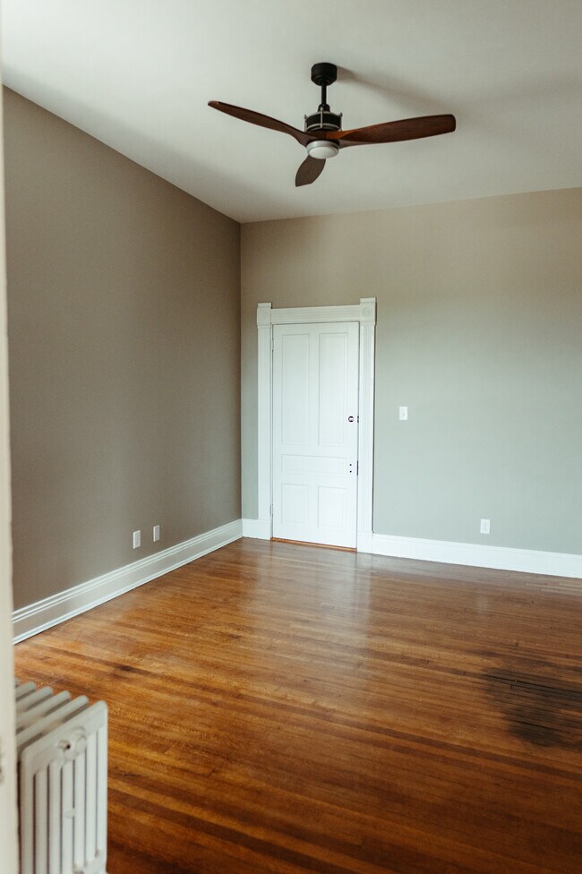 bed - 401 Fairfield Ave