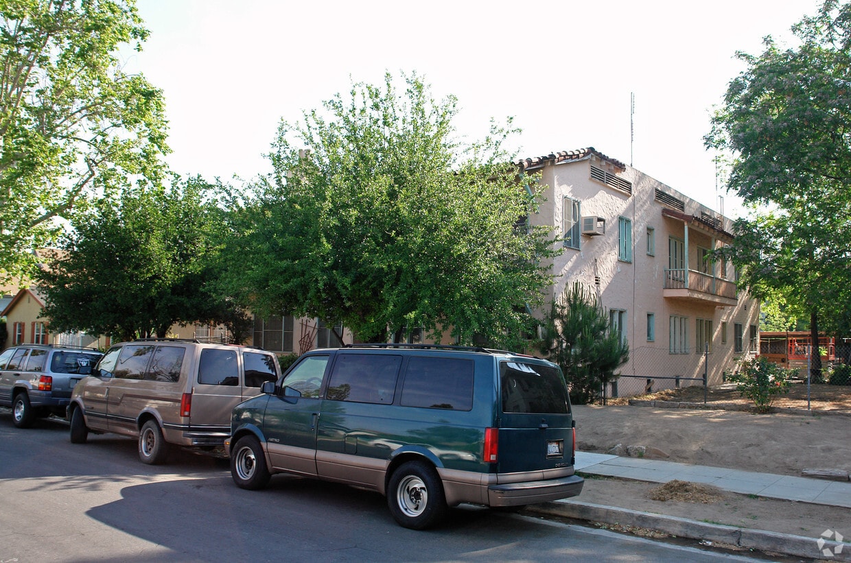 Building Photo - Casa Bonita Apartments