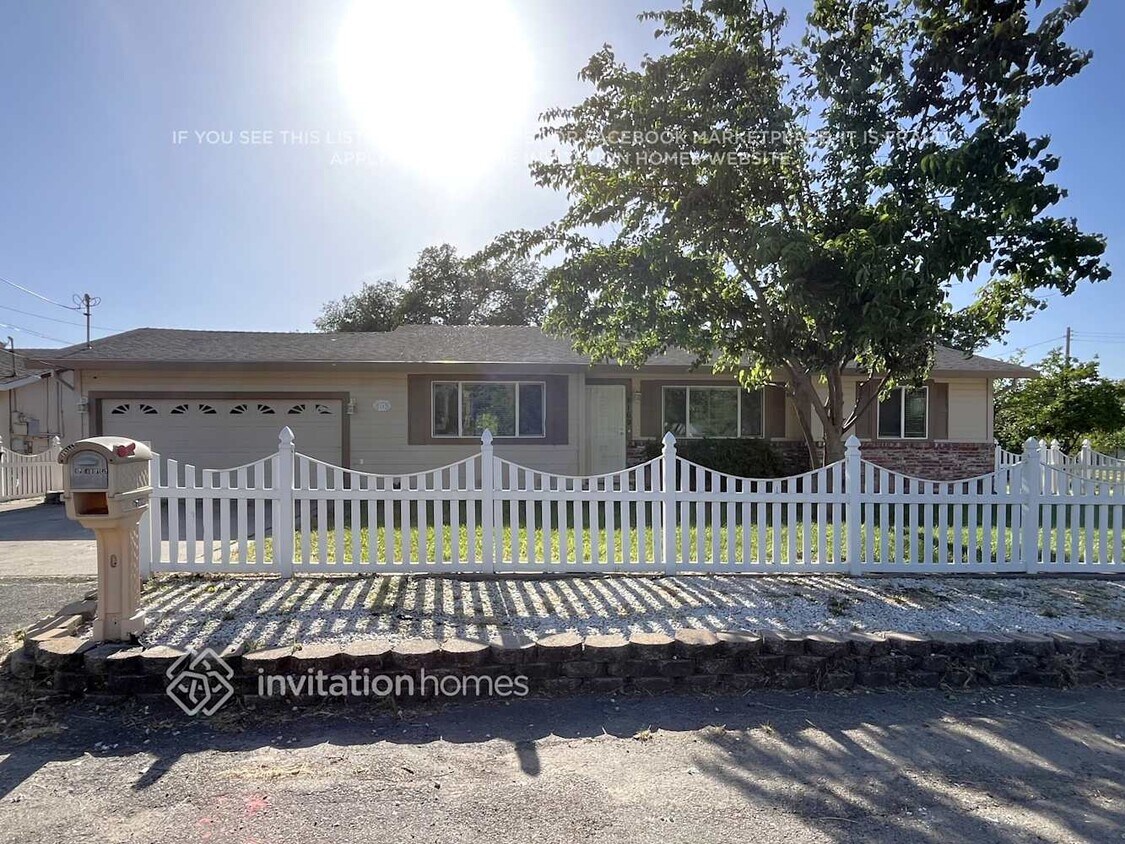 Foto principal - 8169 Patton Ave